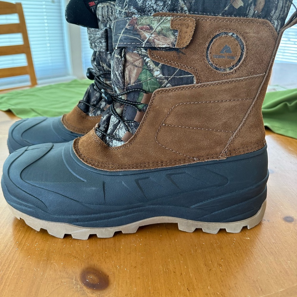 Brand new Men’s boots-Mossy Oak. Size 13